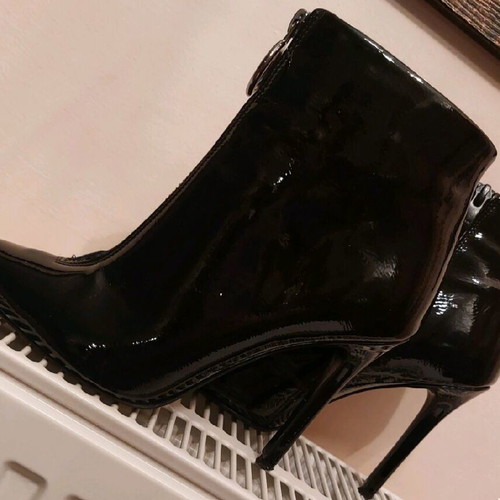 Sante ankle boots size 38 black patent leather like new