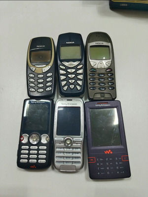 Πακέτο κινητών vintage μεταχειρισμένα, 6 συσκευές Nokia και Sony Ericsson