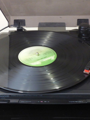 Kenwood P-100 πικάπ μεταχειρισμένο με προενίσχυση και Audio Technica AT-3600