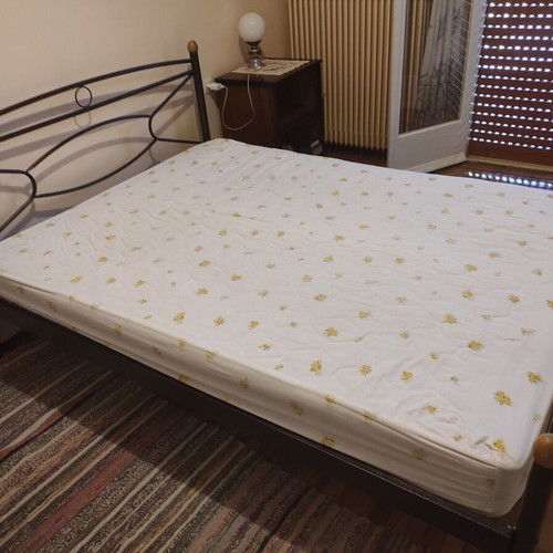 Double bed and single bed set, metal with slats