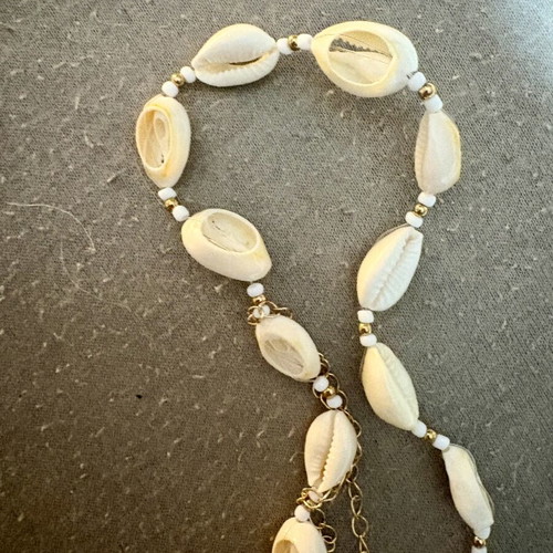 Shell necklace from SHEIN, white