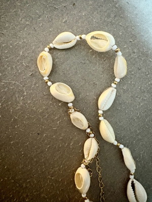 Shell necklace from SHEIN, white