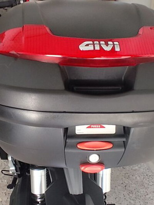 Givi E340 Vision Monolock Motorcycle Top Case like new, 34lt, black