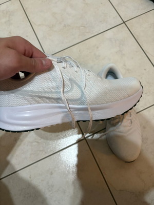 Nike Defy running shoes size 44 like new, white