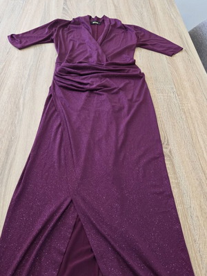 Be You Formal Dress like new, berry color with subtle rhinestones Medium