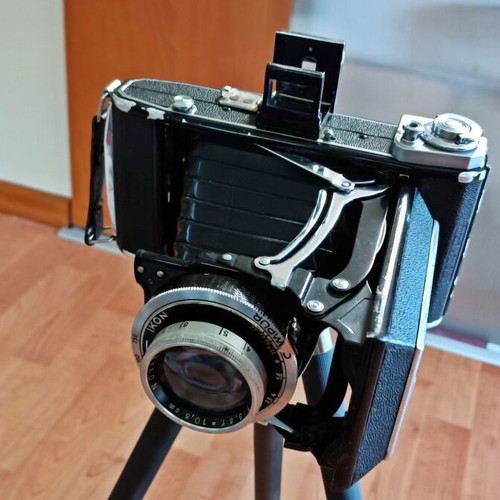 Zeiss Ikon vintage camera used