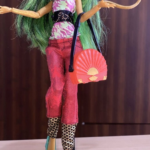 Monster High Jinafire Long doll used, New Scaremester 2013 complete outfit and stand