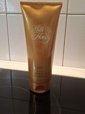Milk & Honey Gold απολεπιστικό σώματος καινούργιο
