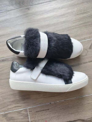 Αθλητικά παπούτσια Moncler με γούνα, μέγεθος 40, μαύρο και άσπρο