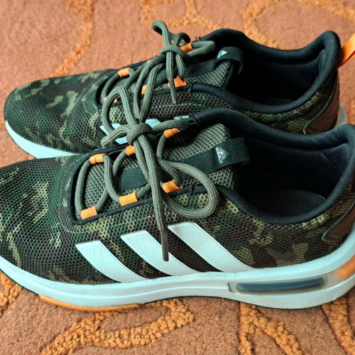 Adidas kids' athletic shoes size 39 1/3 like new, camouflage