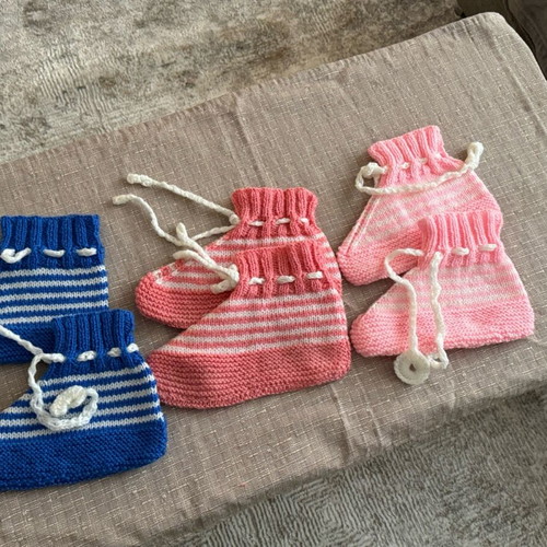Handmade socks and slippers new, pack of 4 pairs