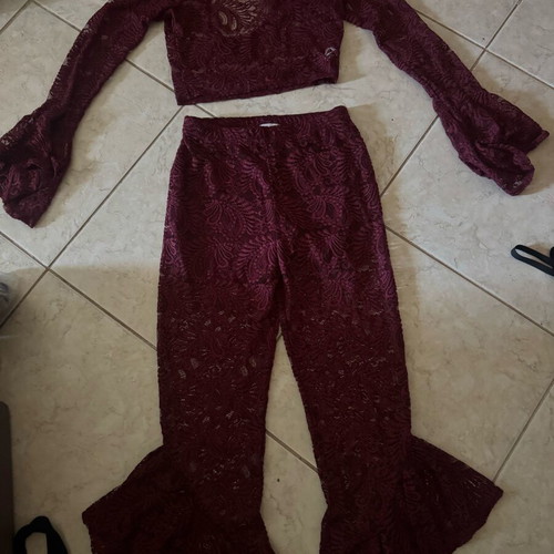 Burgundy lace set top and pants S/M, new
