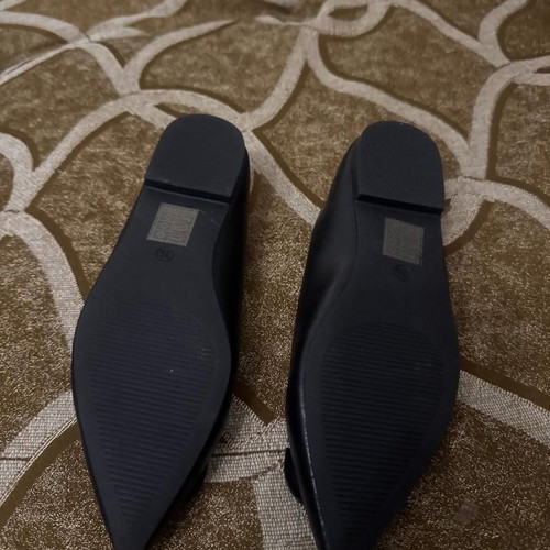 Women's black ballerina shoes size 36 like new