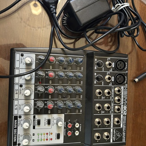 Behringer Xenyx 802 Mixing Console 8 Channel like new