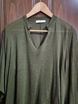 Mango Suit blouse like new, green with batwing sleeve
