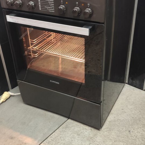 Pitsos Enamel Kitchen Stove like new, fully functional