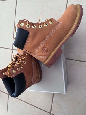 Timberland boots like new, leather and waterproof