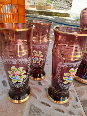 Collectible water pitcher set with 3 glasses, antique, like new