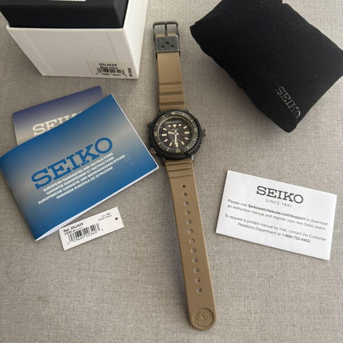 Seiko Prospex Arnie Re-Issue Safari Solar Diver's Watch SNJ029P1 like new
