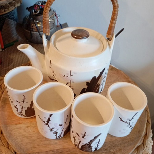 Handmade Japanese tea set like new, 23 cm teapot and 8 cups