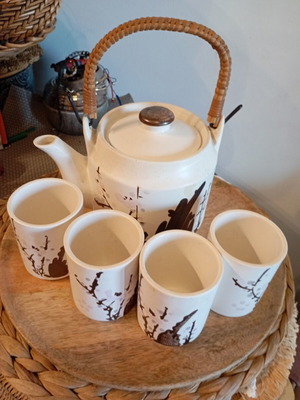 Handmade Japanese tea set like new, 23 cm teapot and 8 cups