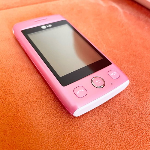 LG Cookie Lite T300 new pink phone with accessories