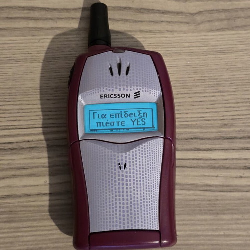 Ericsson T20e mobile phone