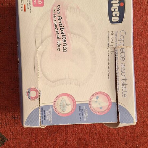 Breastfeeding set Mothercare milk storage bags and Chicco nursing pads new