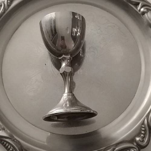 Vintage silver-plated set with six liqueur glasses and tray like new
