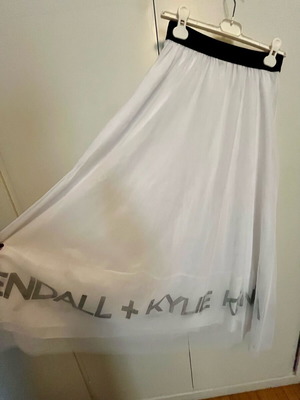 Maxi φούστα Kendall & Kylie από λευκό τούλι σαν καινούργια, μέγεθος S