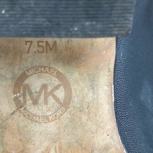 Μποτάκια Michael Kors μεταχειρισμένα, μέγεθος 38, μαύρα με φθορές στο δέρμα