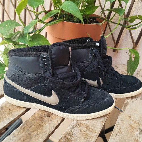 Nike sneakers like new, size 38, black