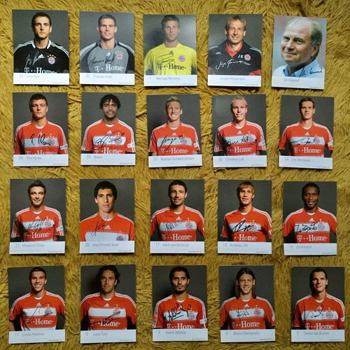FC Bayern Munich 2008-2009 collectible cards with authentic player autographs