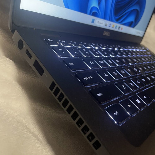 Dell Latitude 5400 laptop used, Intel Core i7, 8GB RAM, 256GB SSD