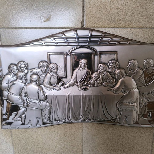 Silver frame Last Supper like new, table and wall