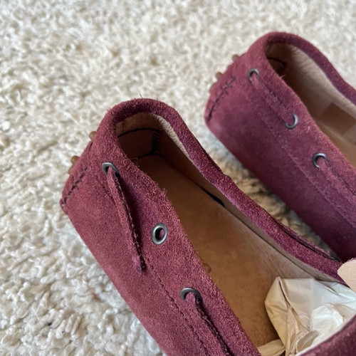 Chicago burgundy moccasins used with defect, unworn