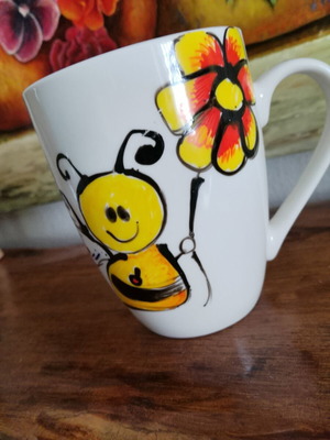 Mug handpainted Be Happy design new