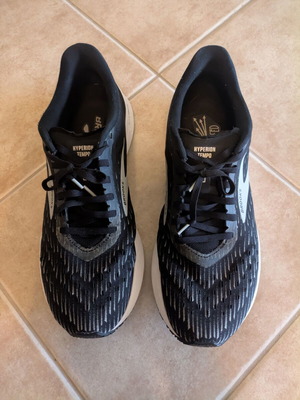 Brooks Hyperion Tempo running shoes size 44.5, black