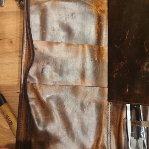 Knife bag with unique aesthetic