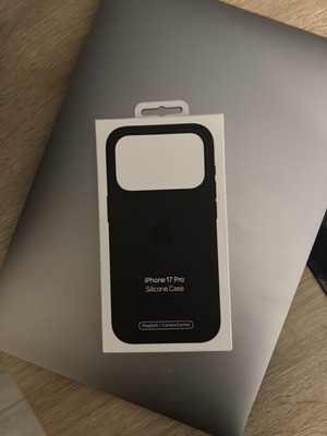 Apple iPhone 17 Pro silicone case with MagSafe, black