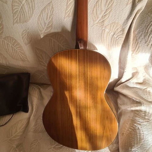 Cuenca Mod. 40 guitar new with case
