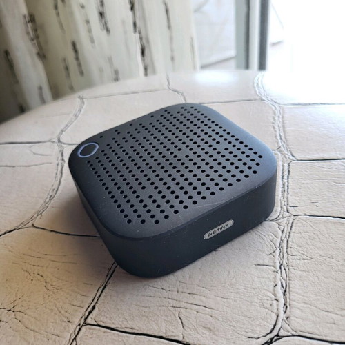 Remax RB-M27 Bluetooth Speaker 5W like new, petrol color