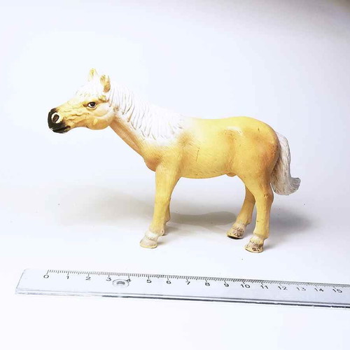 Palomino horse plastic figure used, Simba