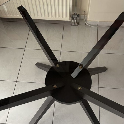 Glass dining table round 120 cm diameter like new