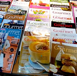 50++ περιοδικά μαγειρικής gourmet  κ αλλα  100 περιοδικά κ μενού διαφορα.Τιμη πακέτου μόνο 35 ευρω
