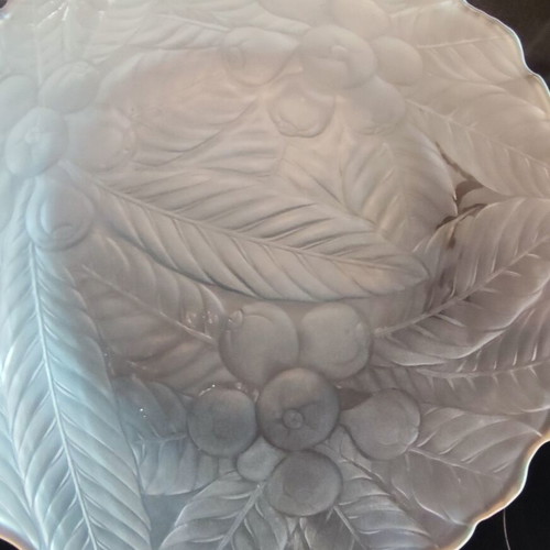 Glass serving platter with fruit and leaf decoration, 33cm diameter, new