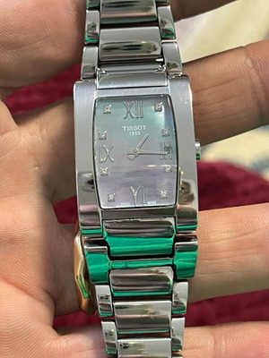 Ρολόι Tissot γυναικείο μεταχειρισμένο, μωβ καντράν