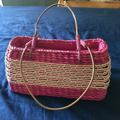 Handmade shoulder bag in fuchsia straw, new