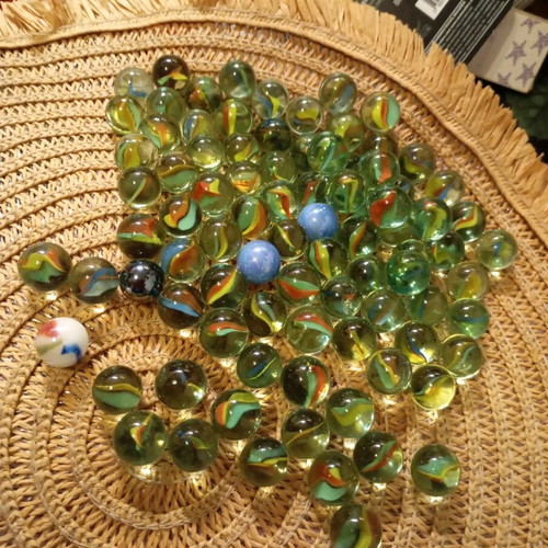 Glass marbles collection like new, set of 90 pieces
