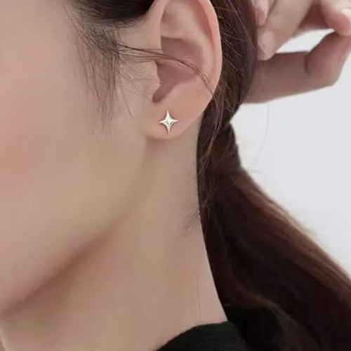 Women’s star-shaped earrings new, silver
